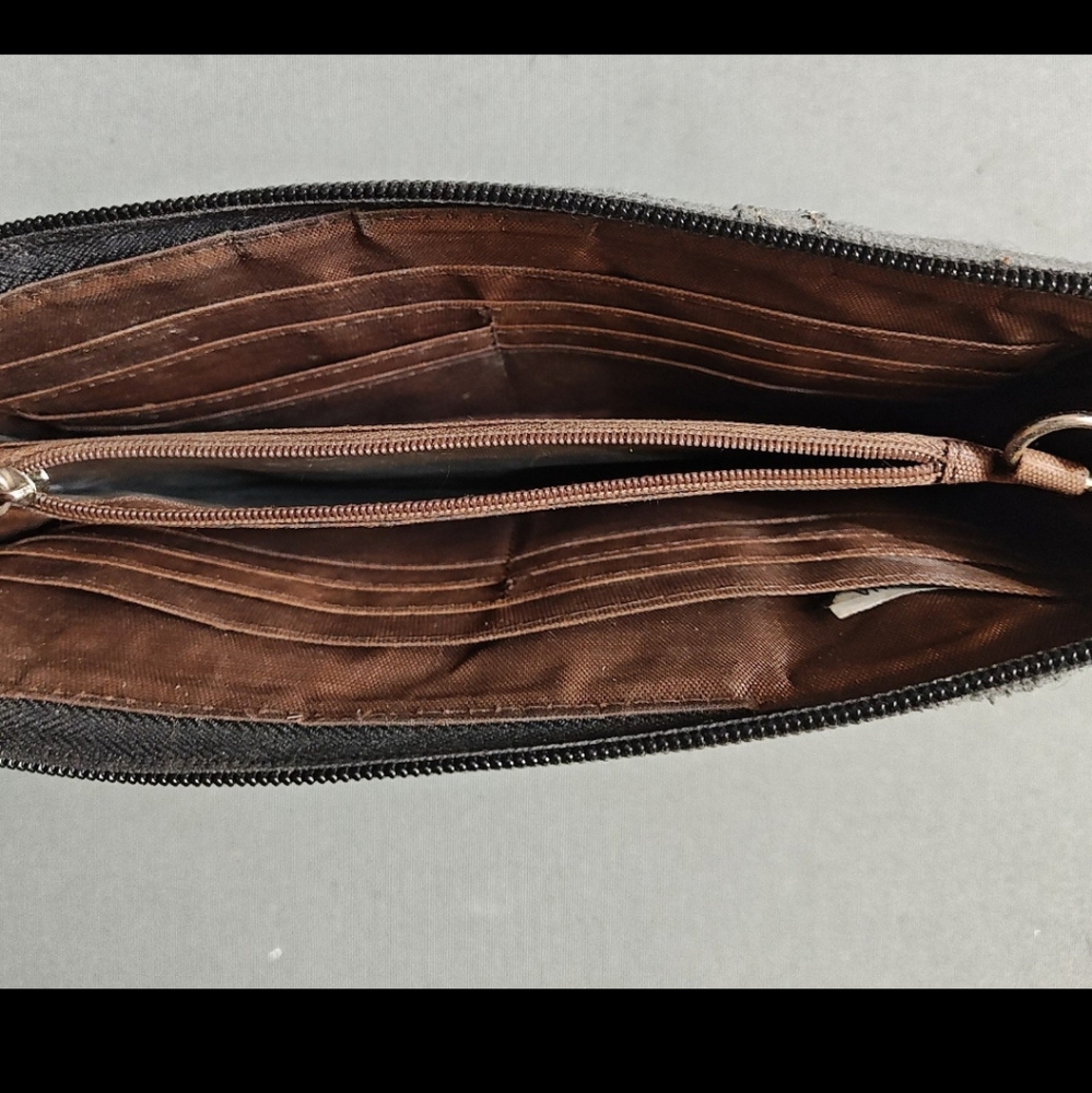 Wristlet / Wallet - Picture 3 of 7